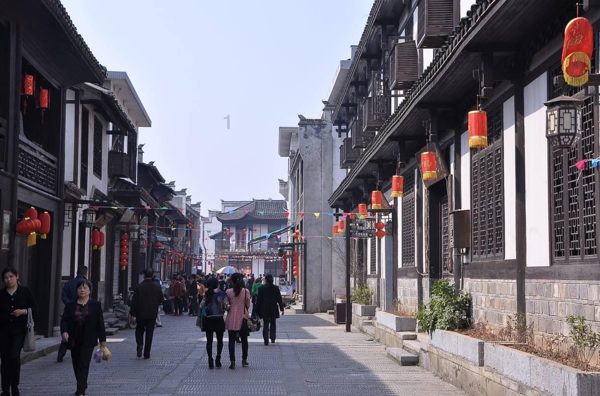 云南跻身“3万亿俱乐部” 中老铁路发展远超预期